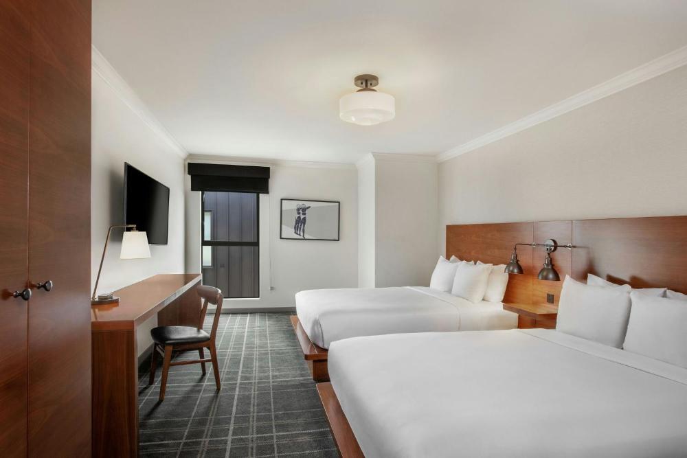 Queen Room with Two Queen Beds interior